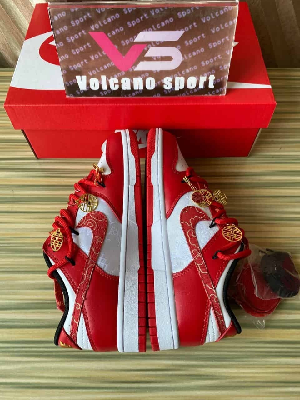 Dunk Low ‘CNY’ Red White 囍 FD9762-061