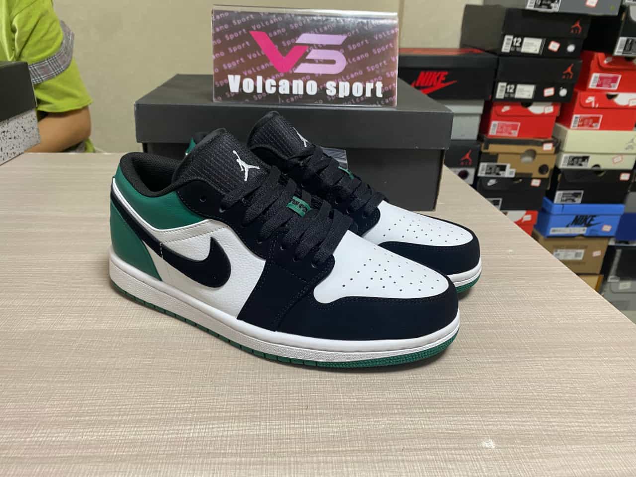 Jordan 1 Low White Black Mystic Green 553558-113