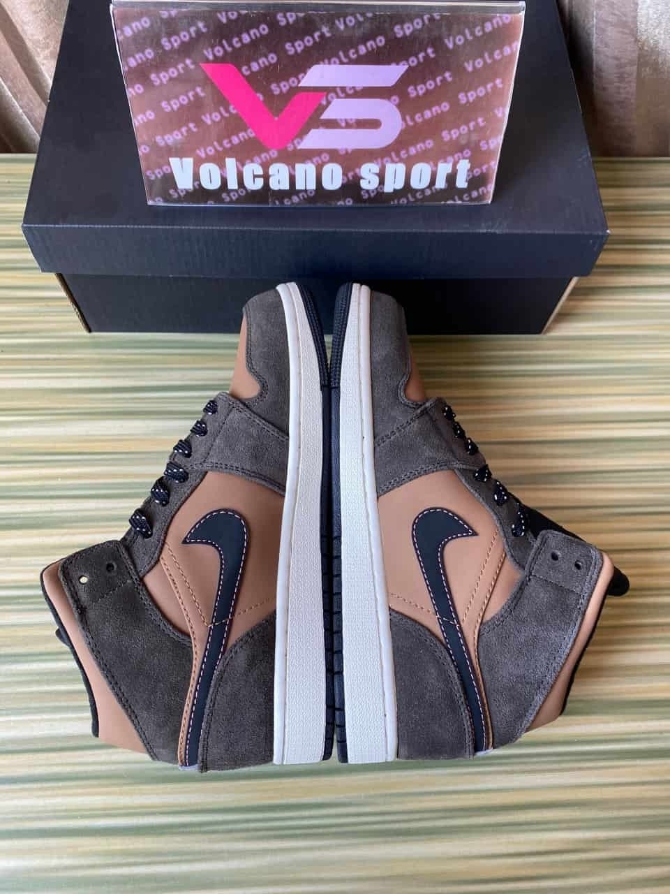 Jordan 1 Mid SE Dark Chocolate DC7294-200