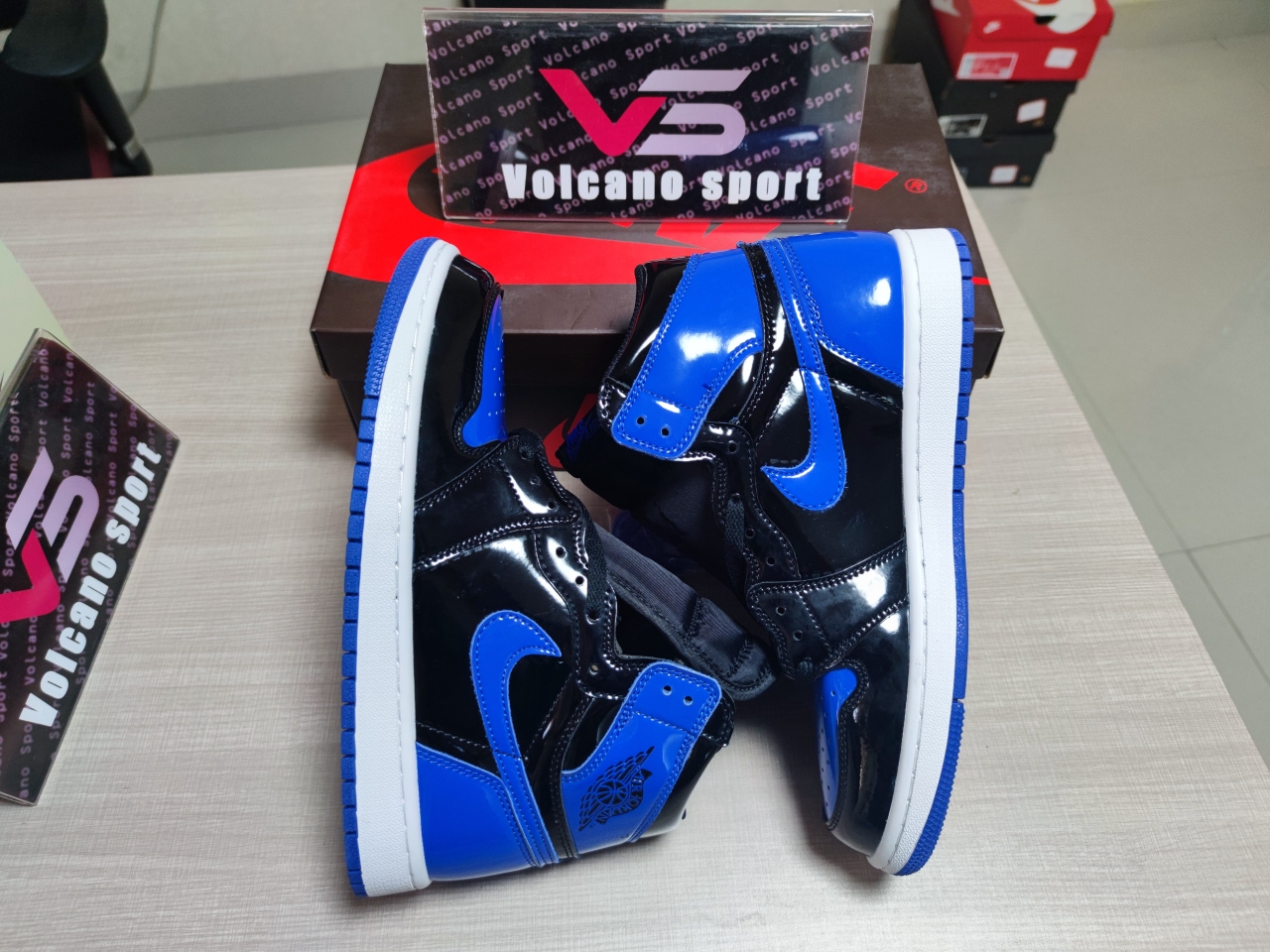 Jordan 1 Retro High 555088 400