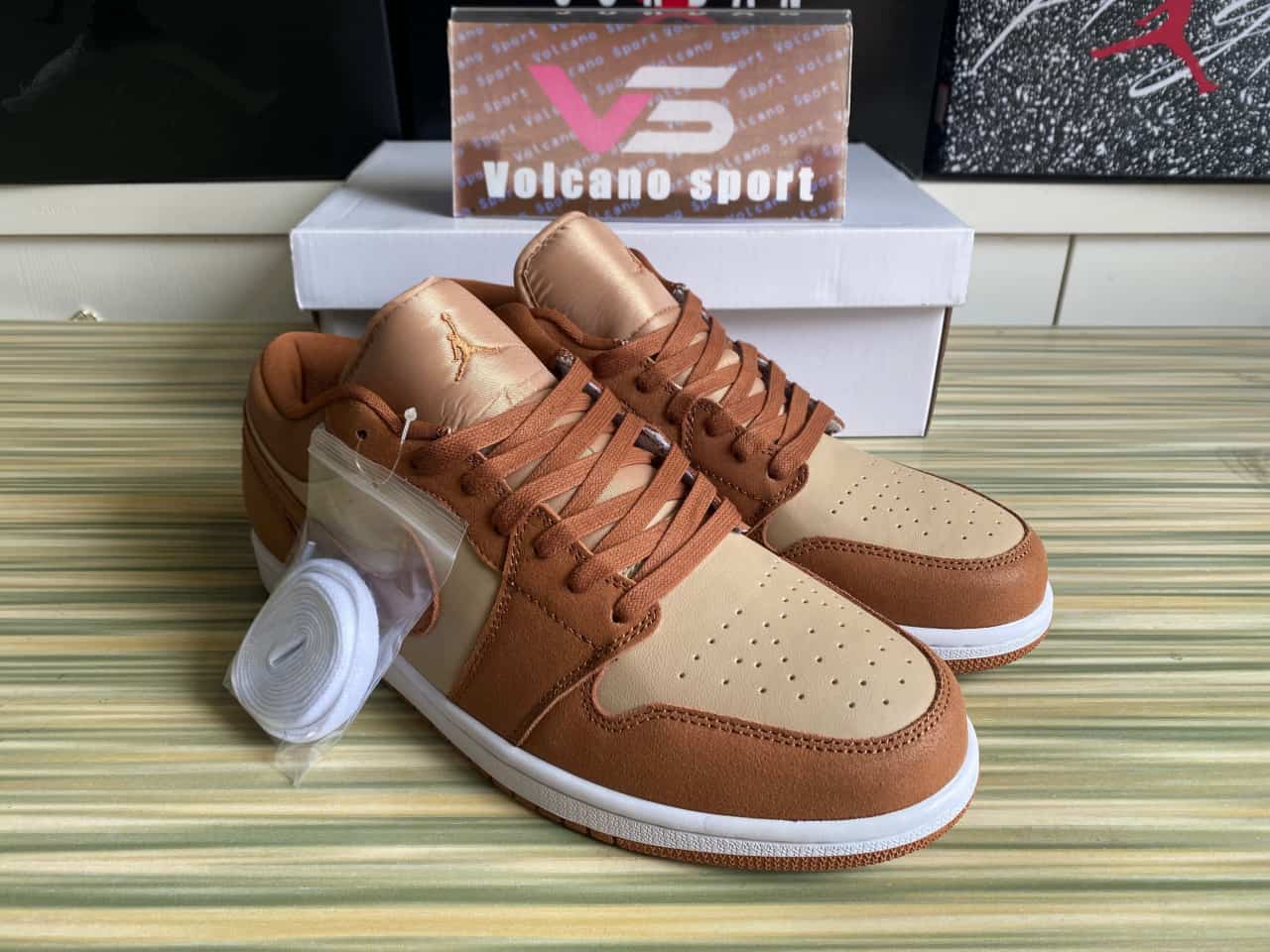 Jordan 1 Low SE Legend Coffee FJ3453-200