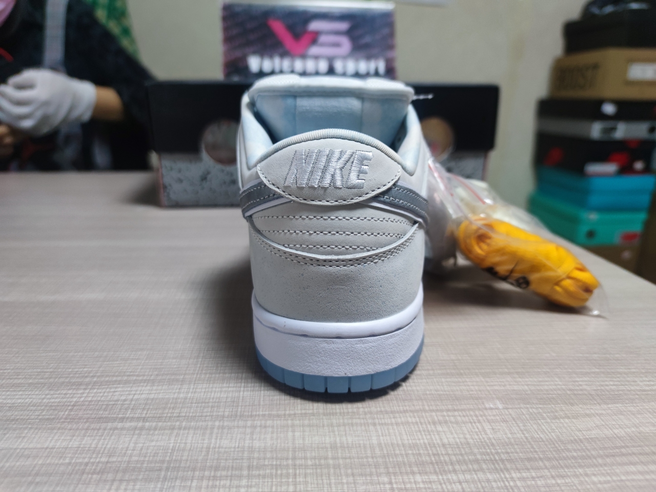 SB Dunk Low White Lobster FD8776-100