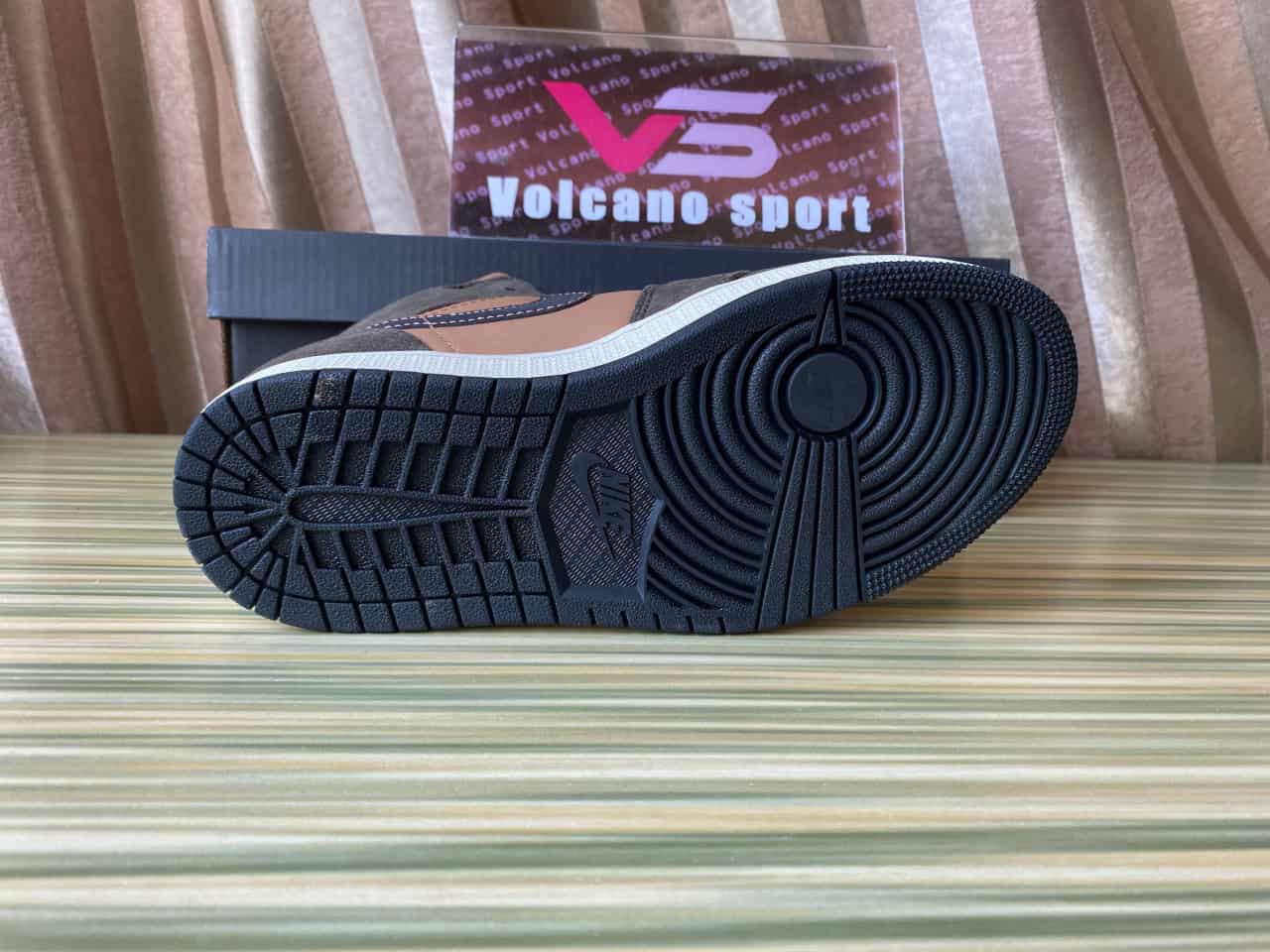 Jordan 1 Mid SE Dark Chocolate DC7294-200