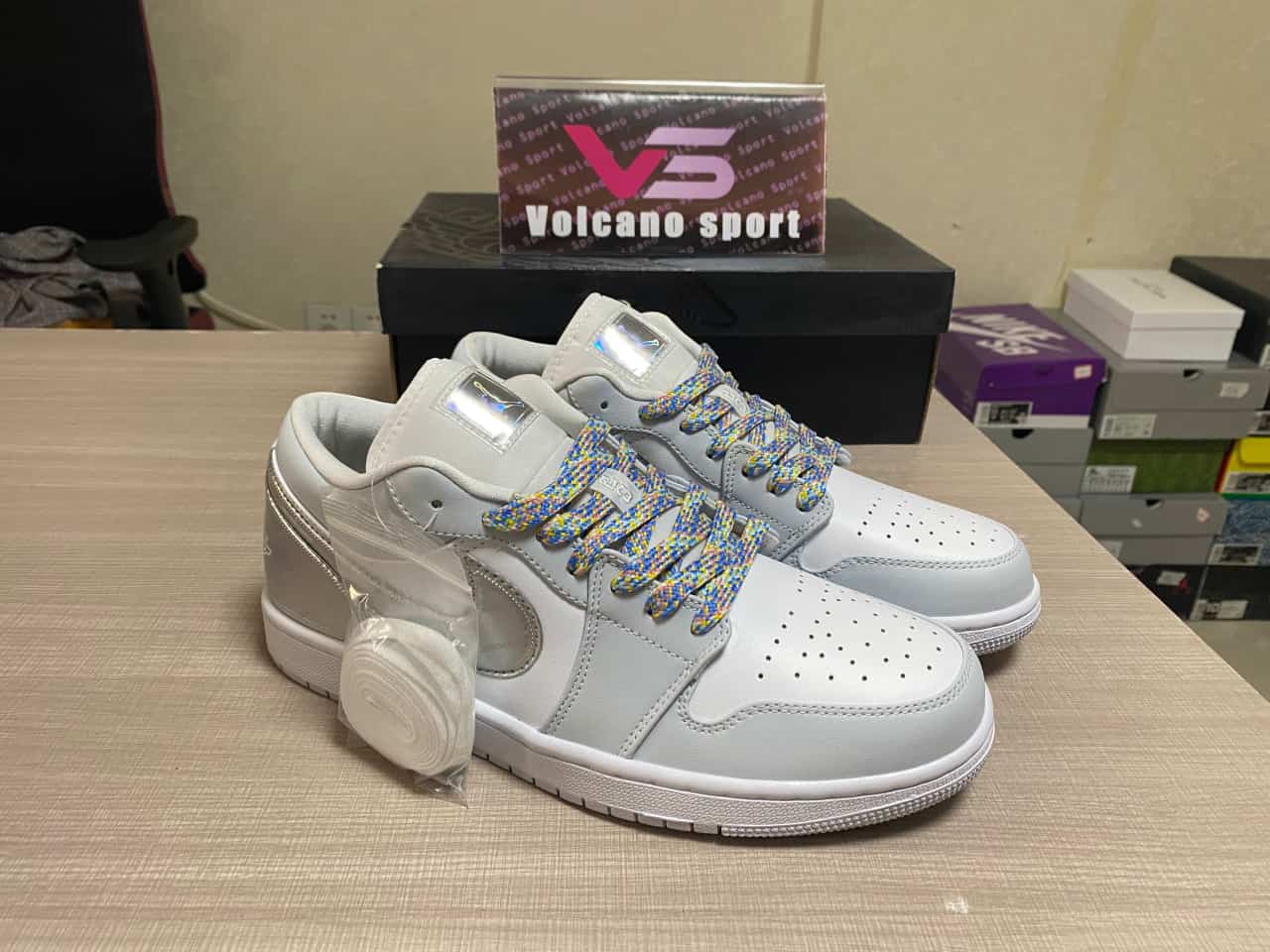 Jordan 1 Low SE Tear Away Silver DX6070-101
