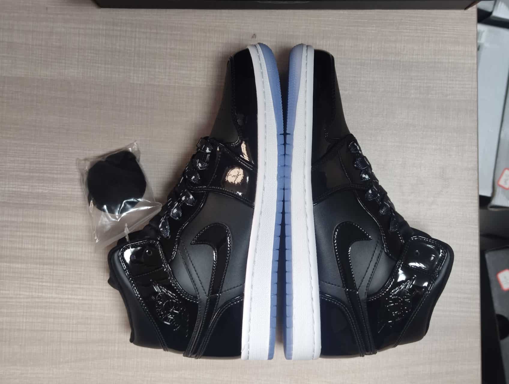 Jordan 1 Mid SE Space Jam DV1308 004