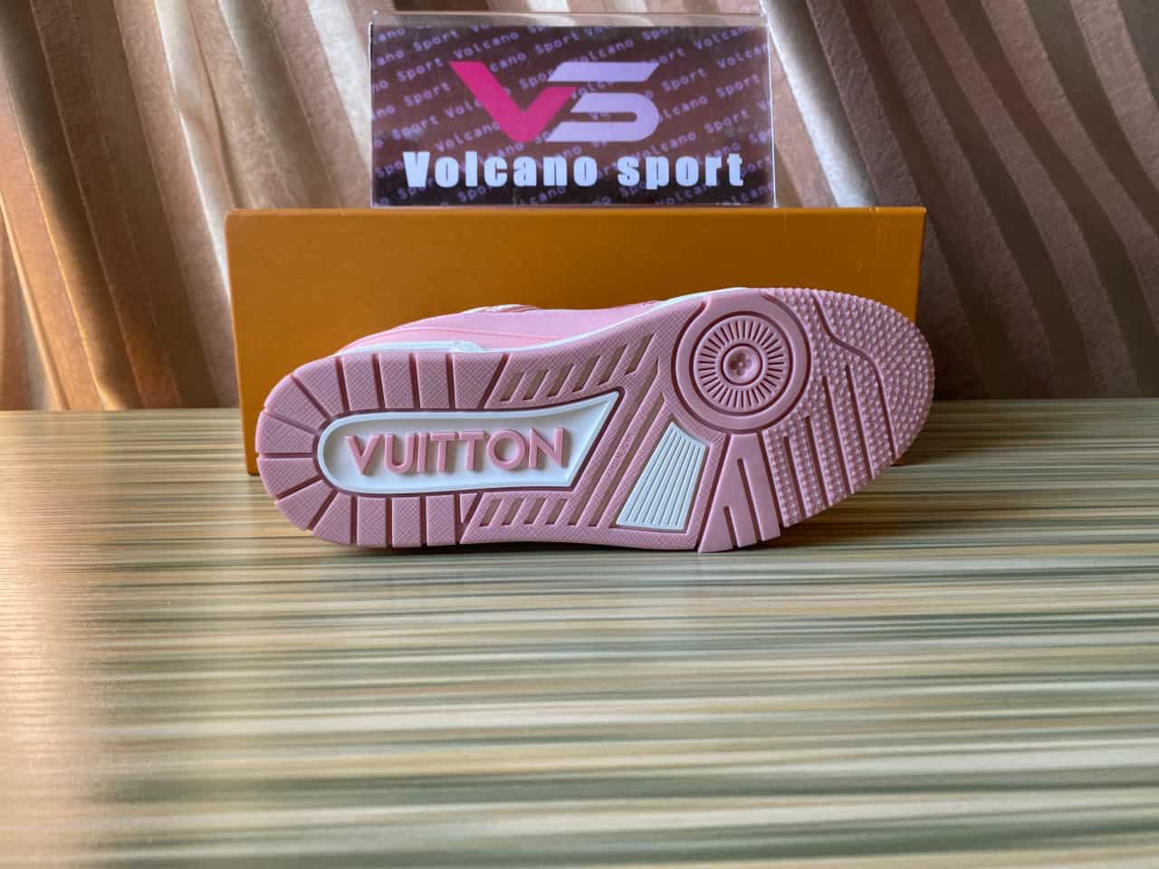 LV Trainer Pink Rose