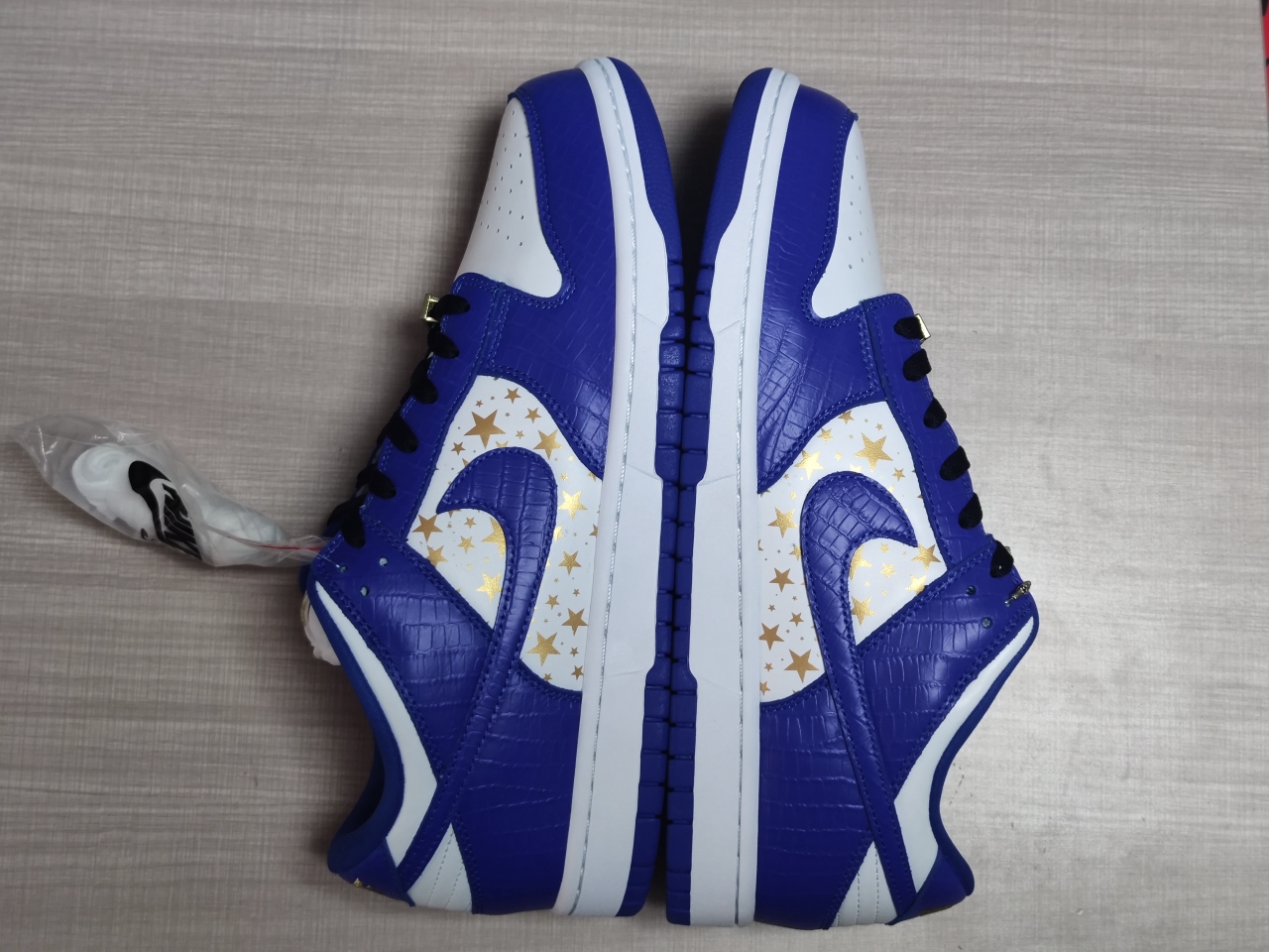 SB Dunk Low Supreme Stars Hyper Royal DH3228 100