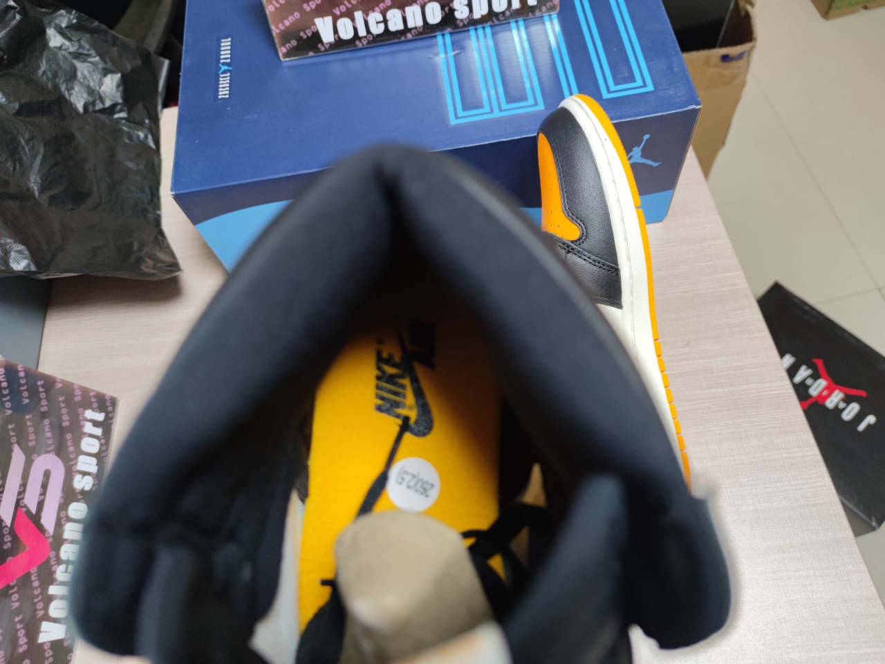 Jordan 1 Retro High OG Taxi 