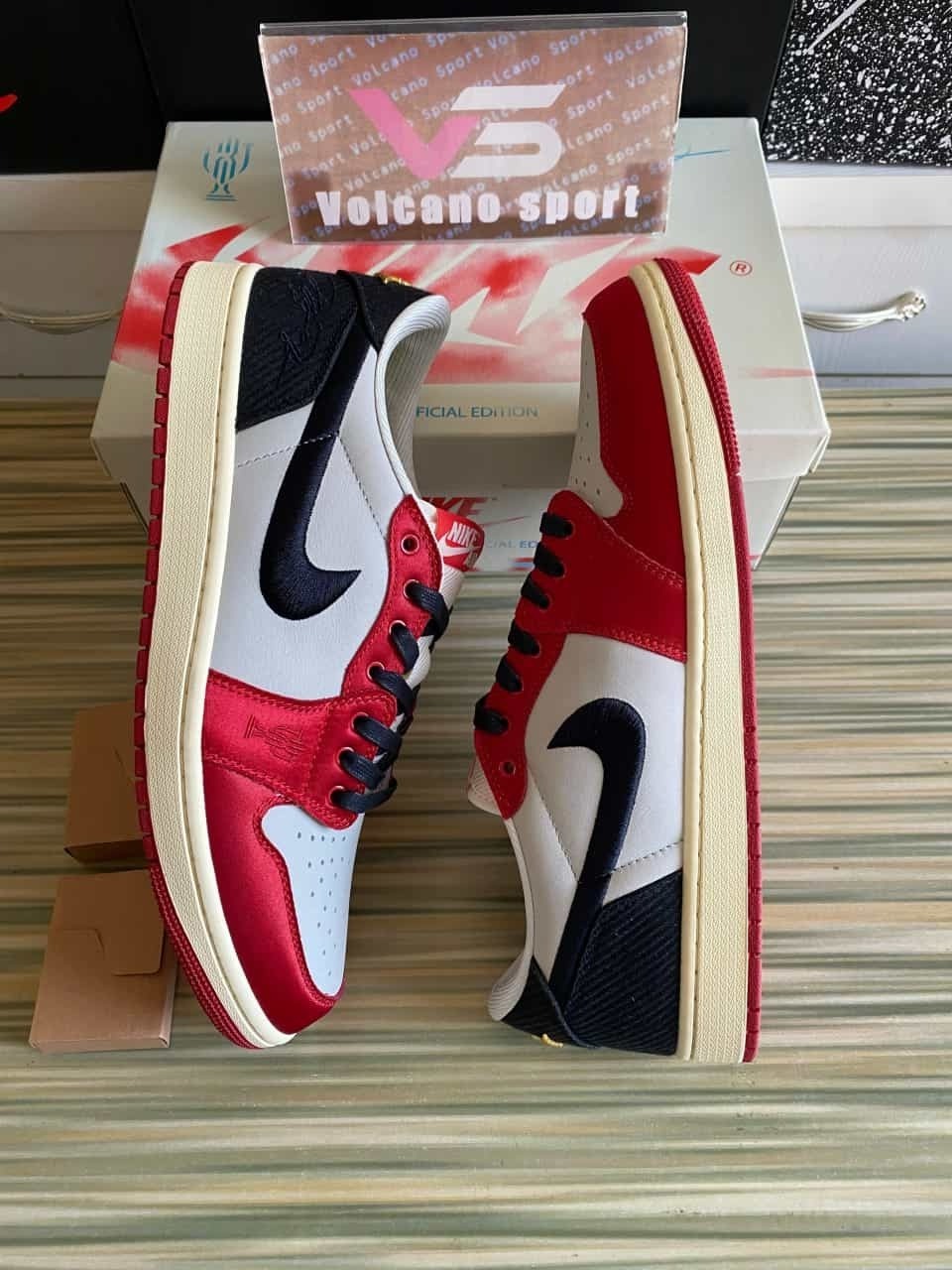 Jordan 1 Retro Low OG