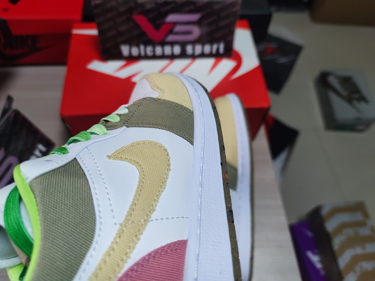 Jordan 1 Low Pastel Grind Vivid Green (GS) DJ0341 100