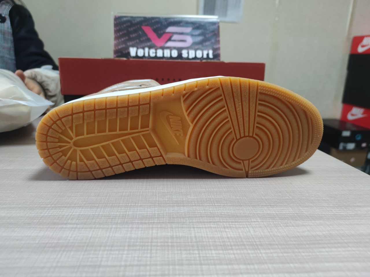 Jordan 1 Mid Tan Gum 554724 271