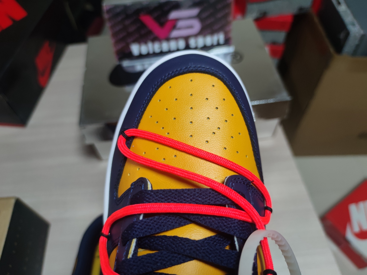 Dunk Low Off-White University Gold Midnight Navy CT0856-700