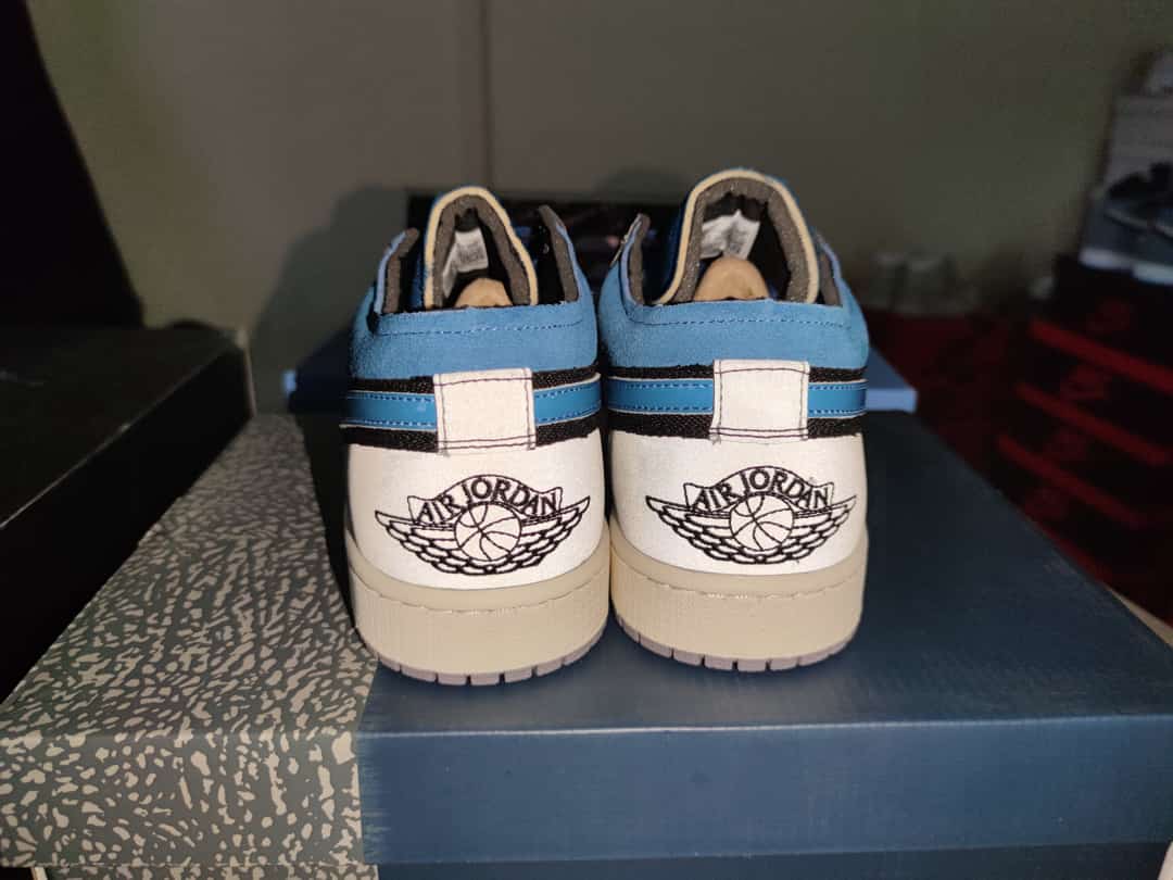 Jordan 1 Low Craft Obsidian DR8867-400