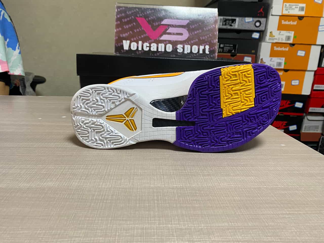 Kobe 5 Lakers 386429-102