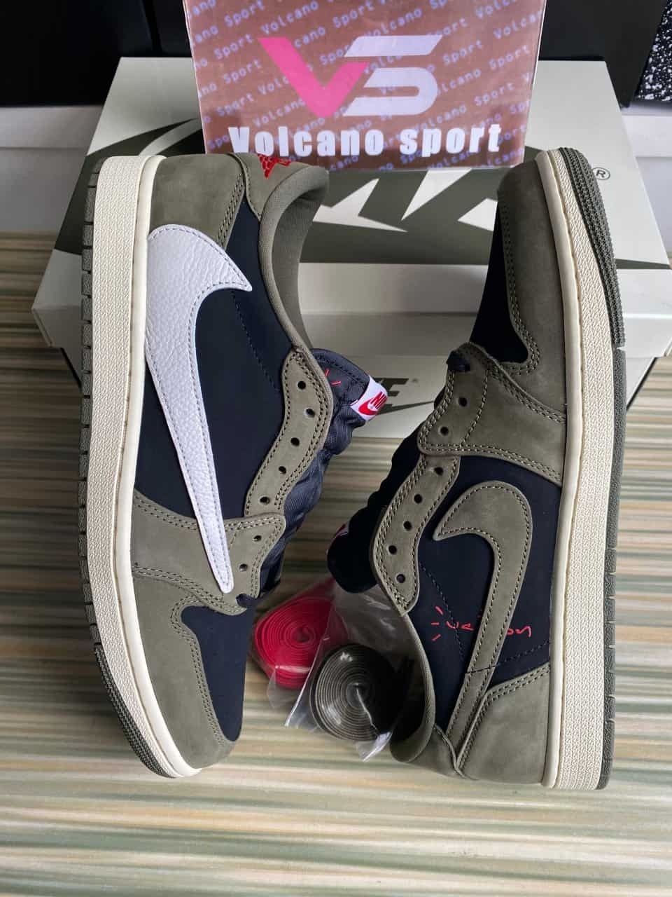 Travis Scott x Air Jordan 1 Low OG “Black Olive”DM7866-002