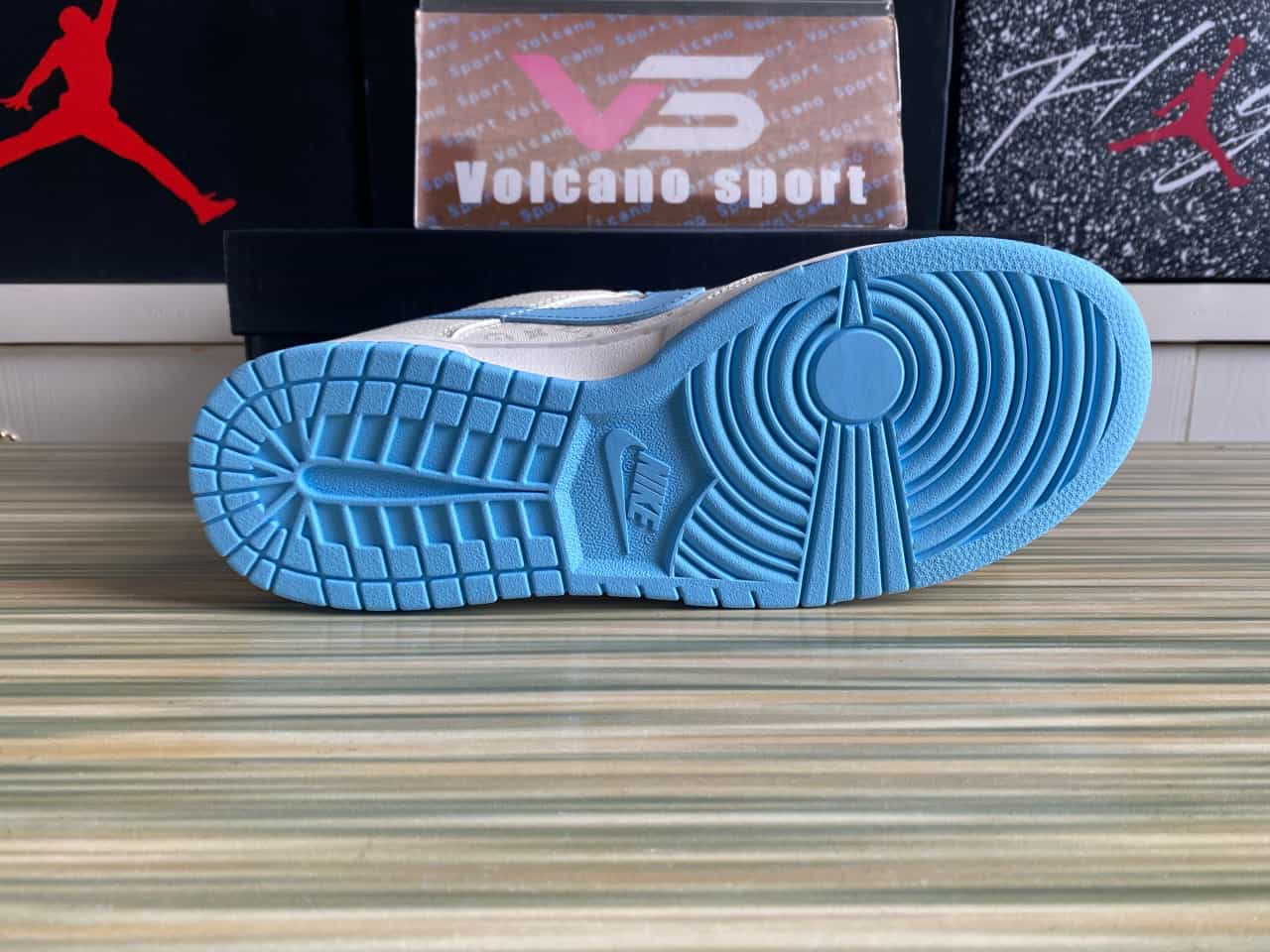 Dunk Low X LV Sky Blue Canvas XD1688-011