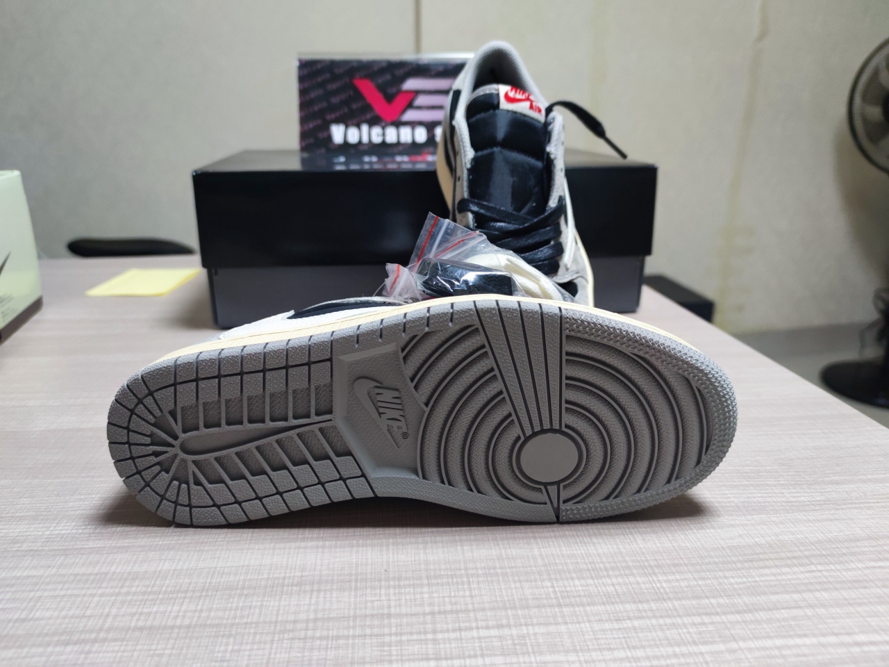 Travis Scott x Fragment x Jordan 1 Low CQ4277 006