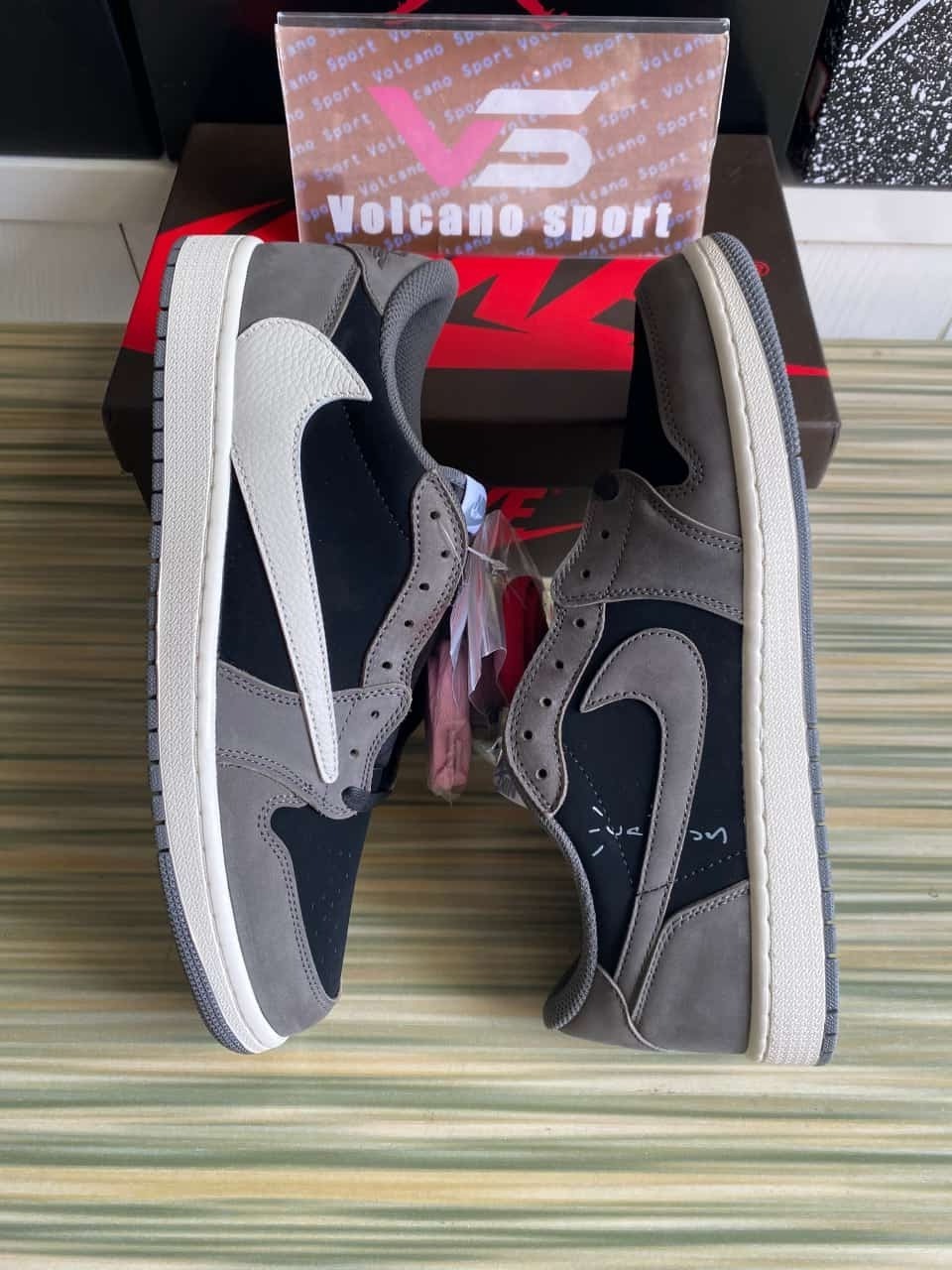 Jordan 1 Retro Low OG SP Travis Scott