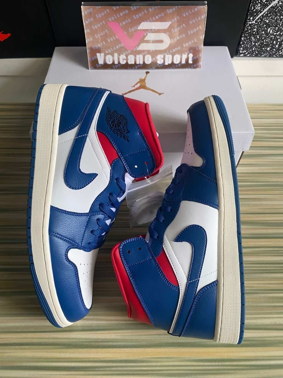 Jordan 1 Mid French Blue Gym Red BQ6472-146