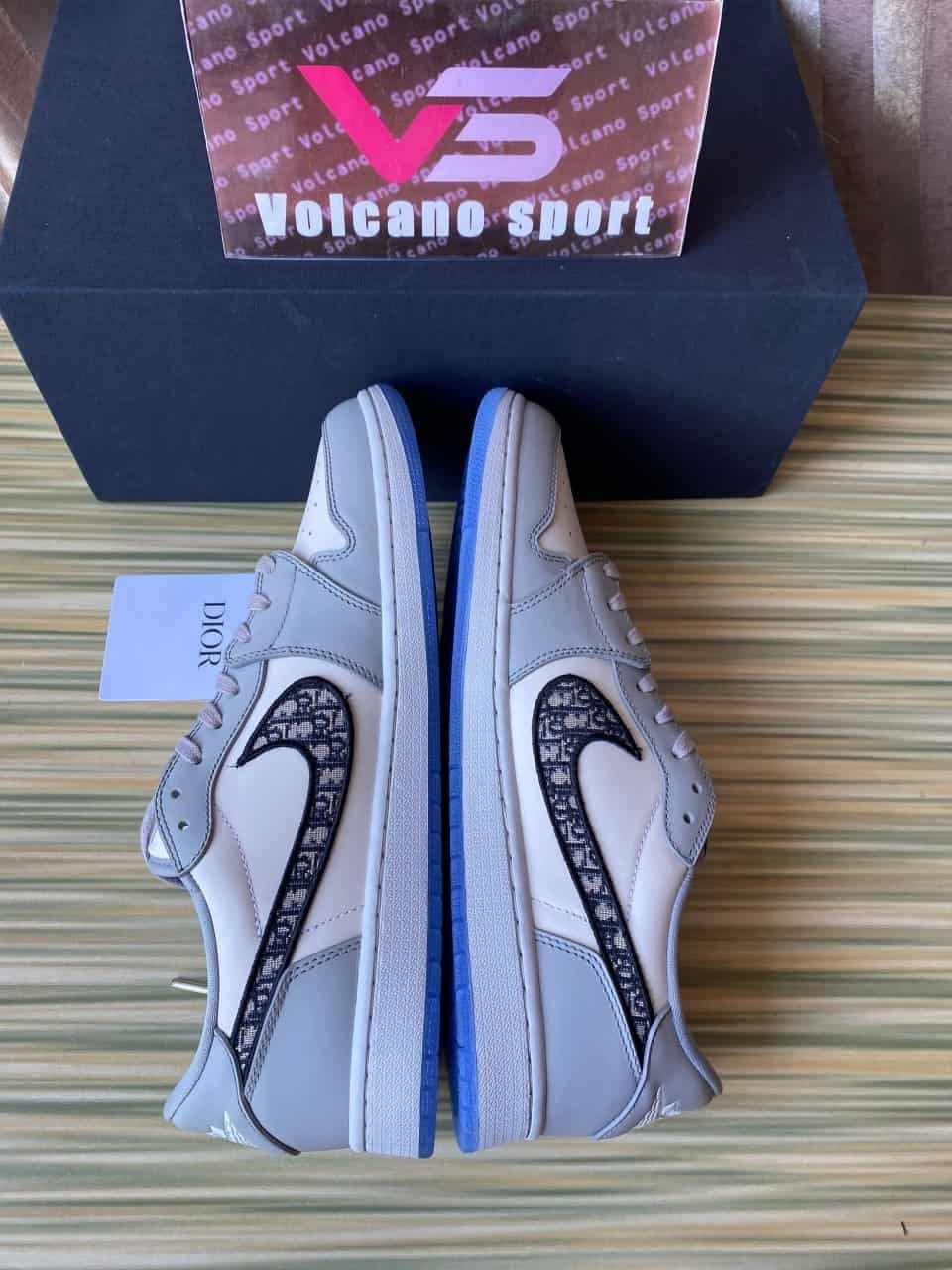 Jordan 1 Retro Low Dior  CN8608 002