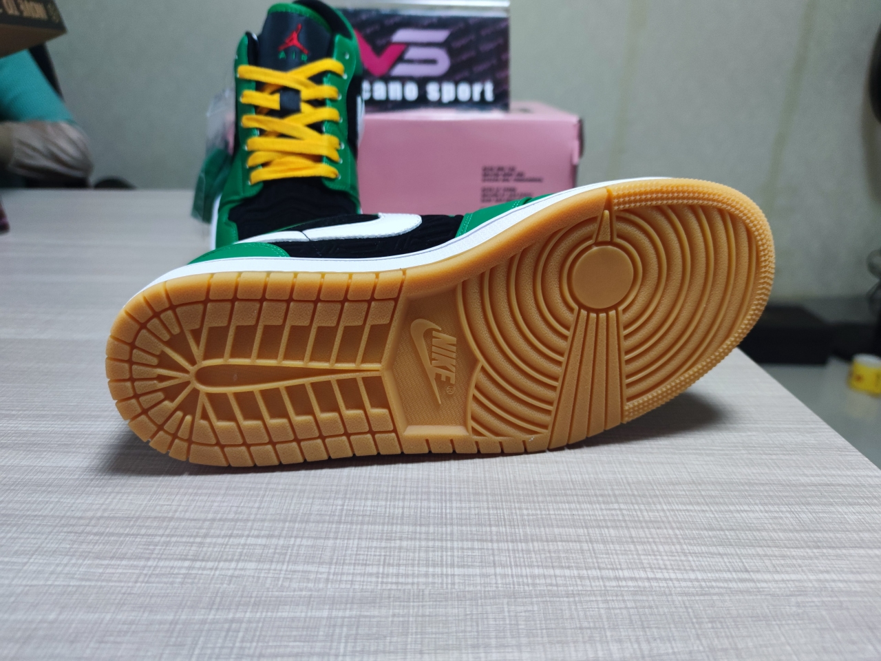 Jordan 1 Low SE Holiday Special (2022) DQ8422 300