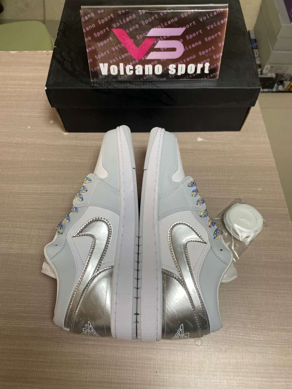 Jordan 1 Low SE Tear Away Silver DX6070-101