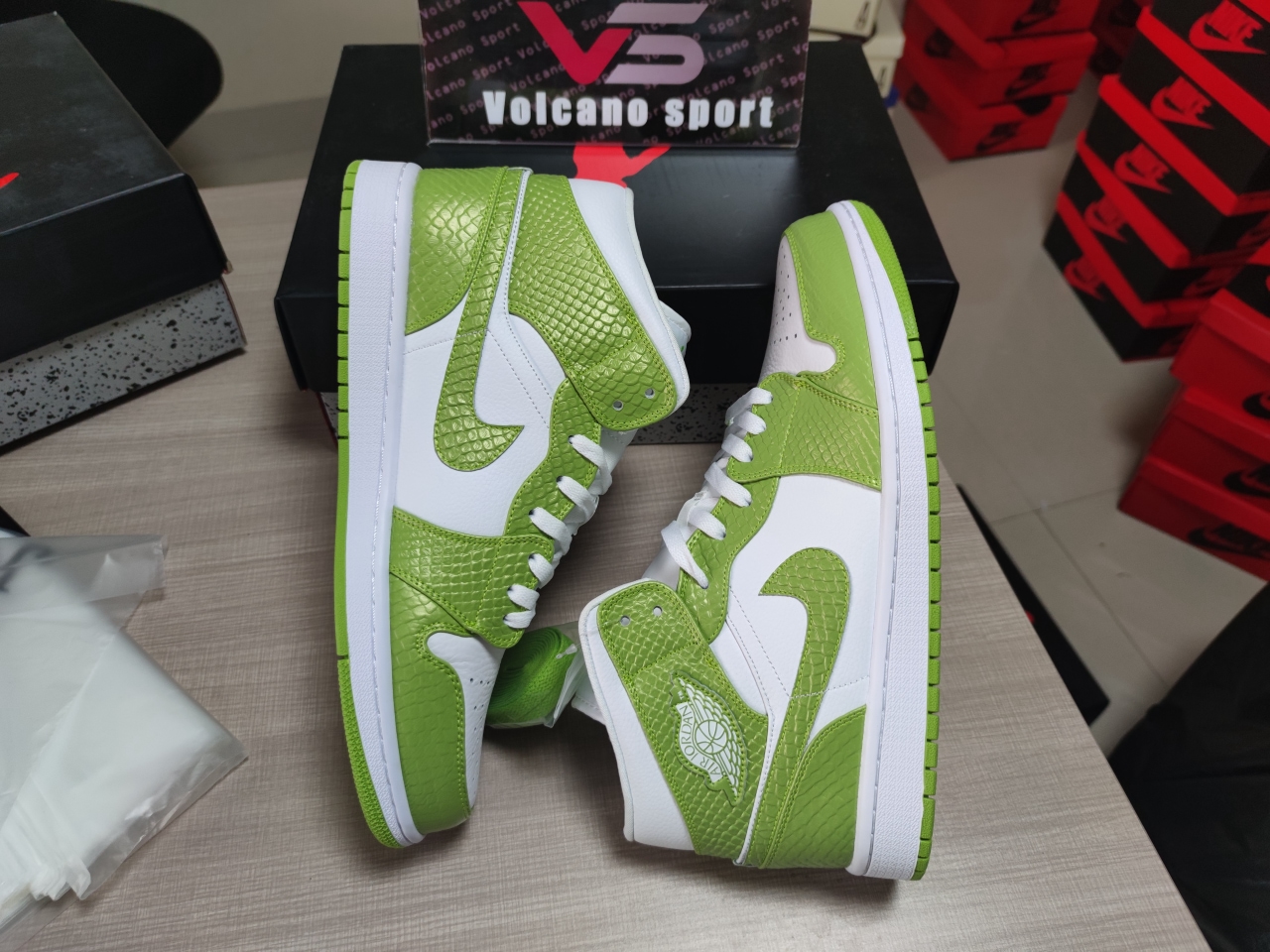 Jordan 1 Mid Green Python DV2959 113