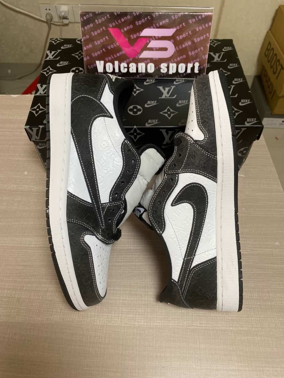LV x Jordan 1 Low DL2211-001