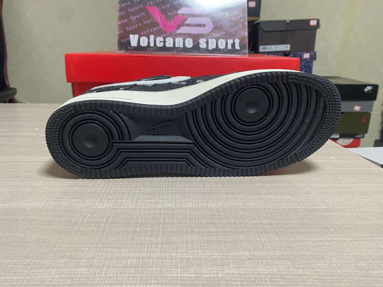 Levis x Air Force 1 07 Low Black White Red LE5050-011