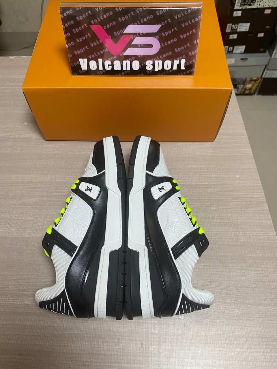 Louis Vuitton LV Trainer BLACK/WHITE