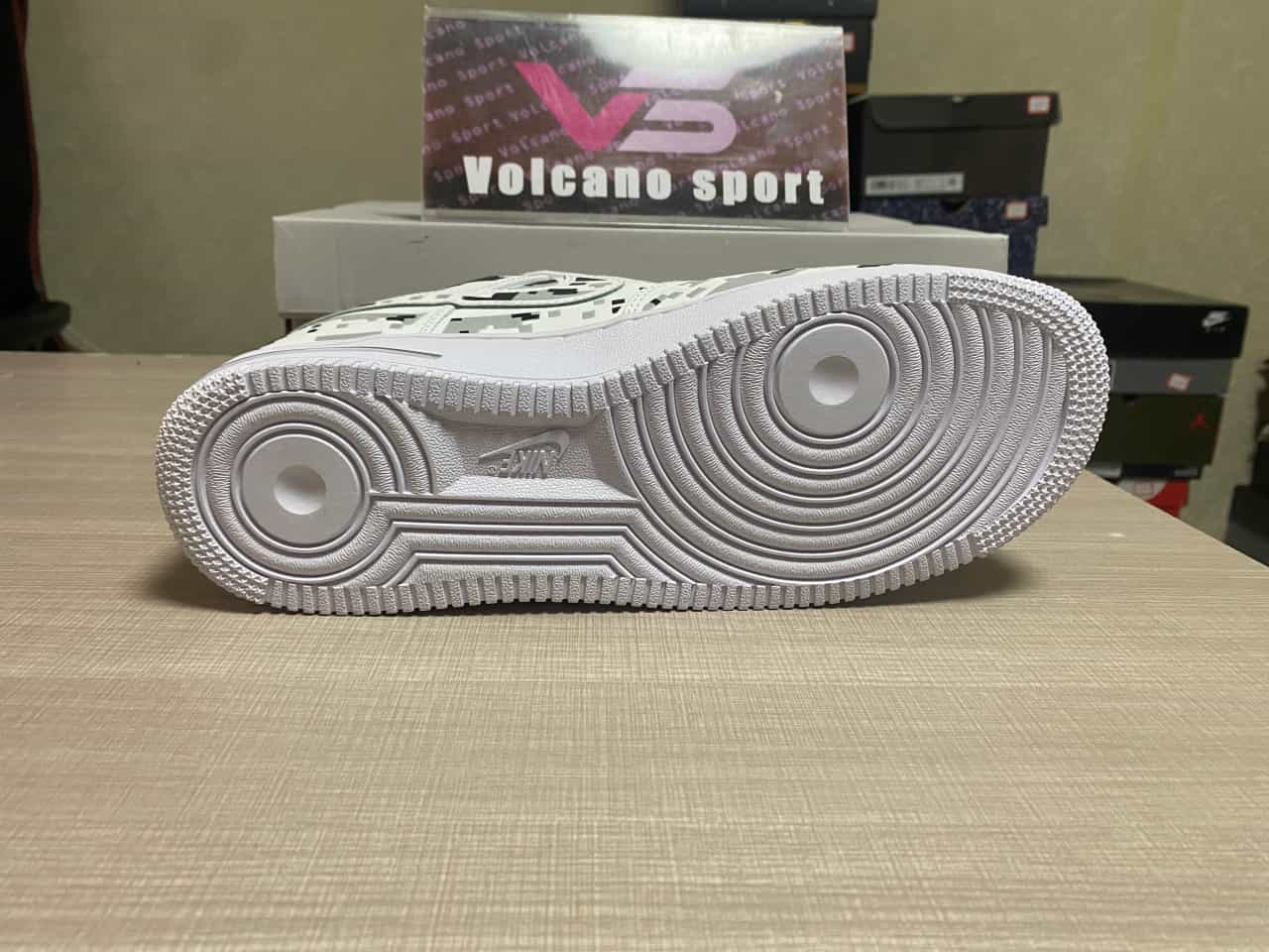 Air Force 1 Low Digi Camo 520505-100