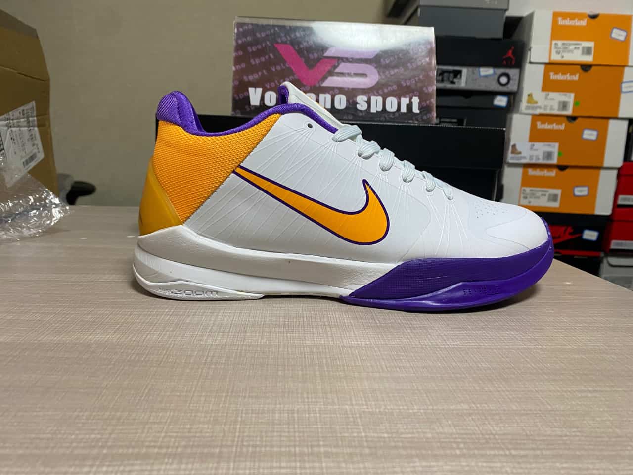 Kobe 5 Lakers 386429-102