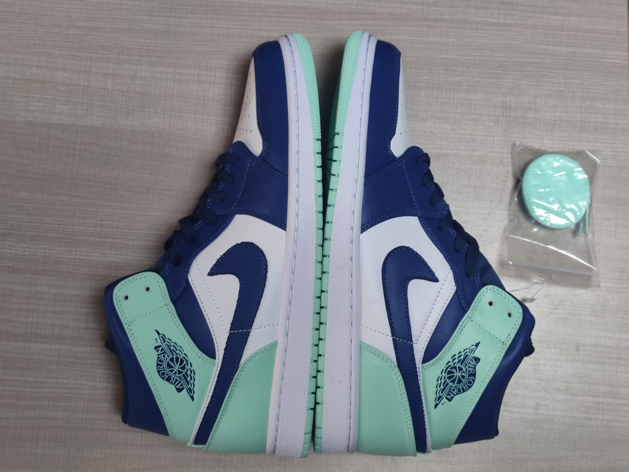 Jordan 1 Mid Mystic Navy Mint Foam 554724 413