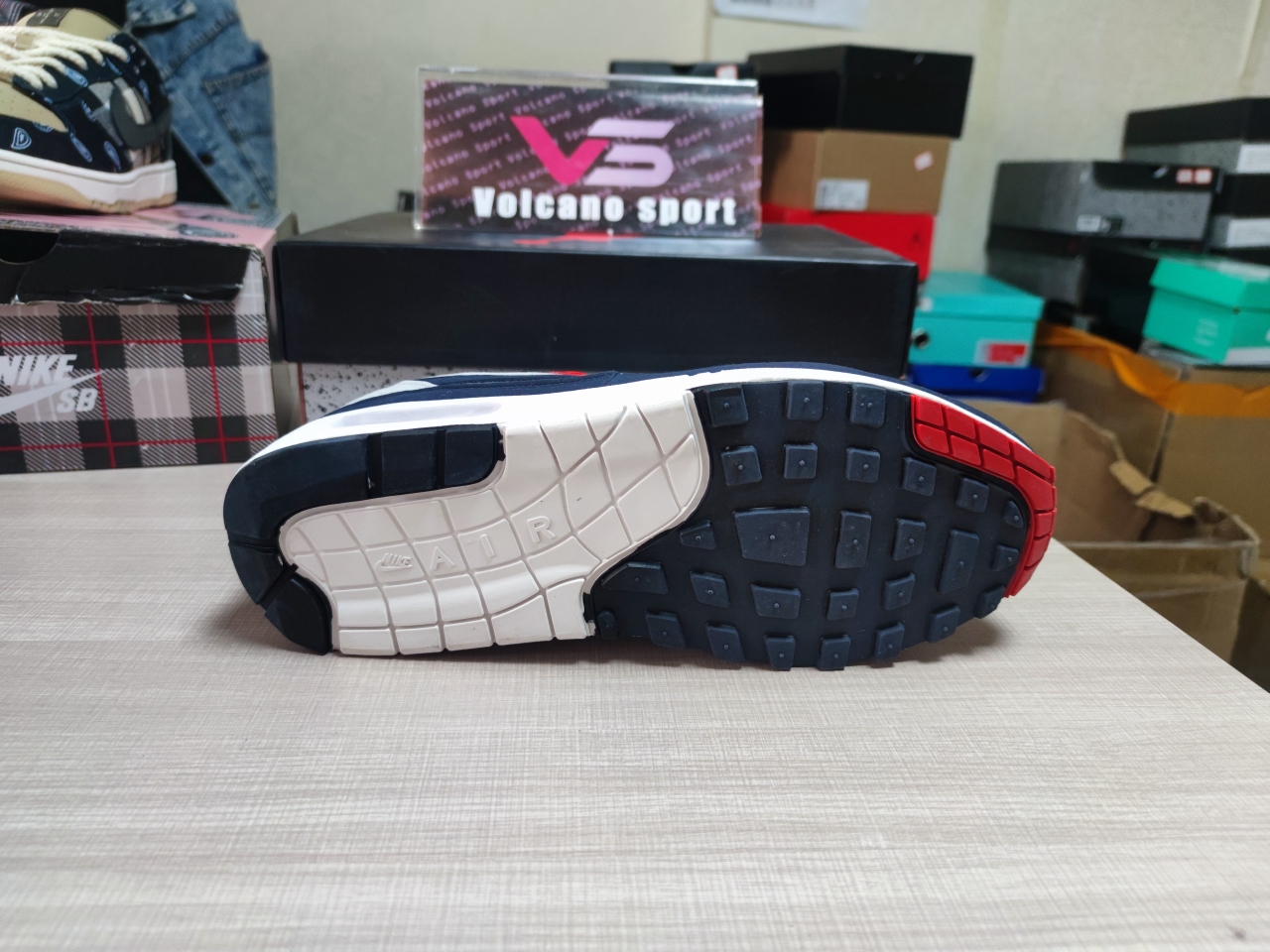 Air Max 1 Anniversary Obsidian 908375 104