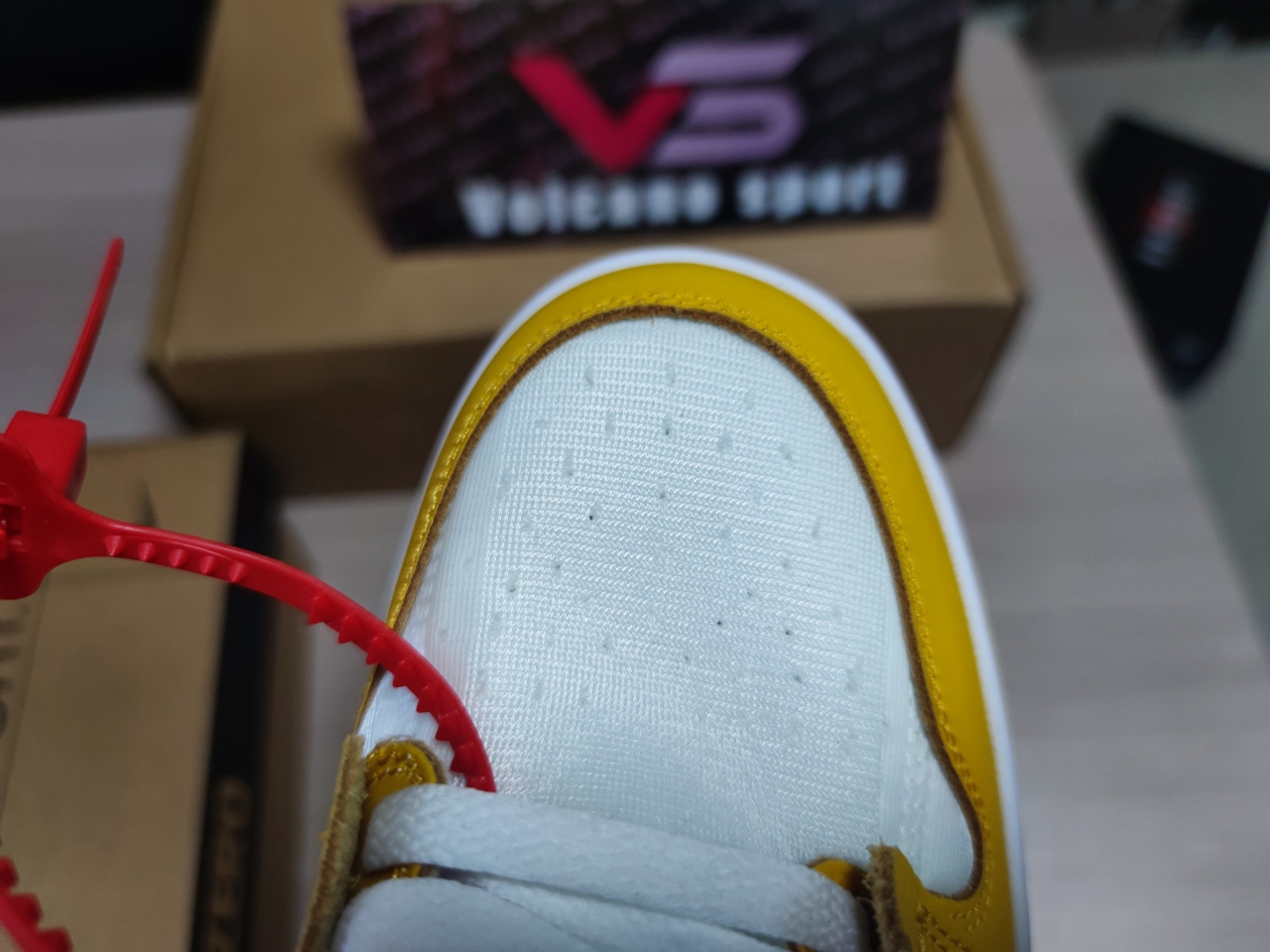 Off-White x Jordan 1 Retro High OG