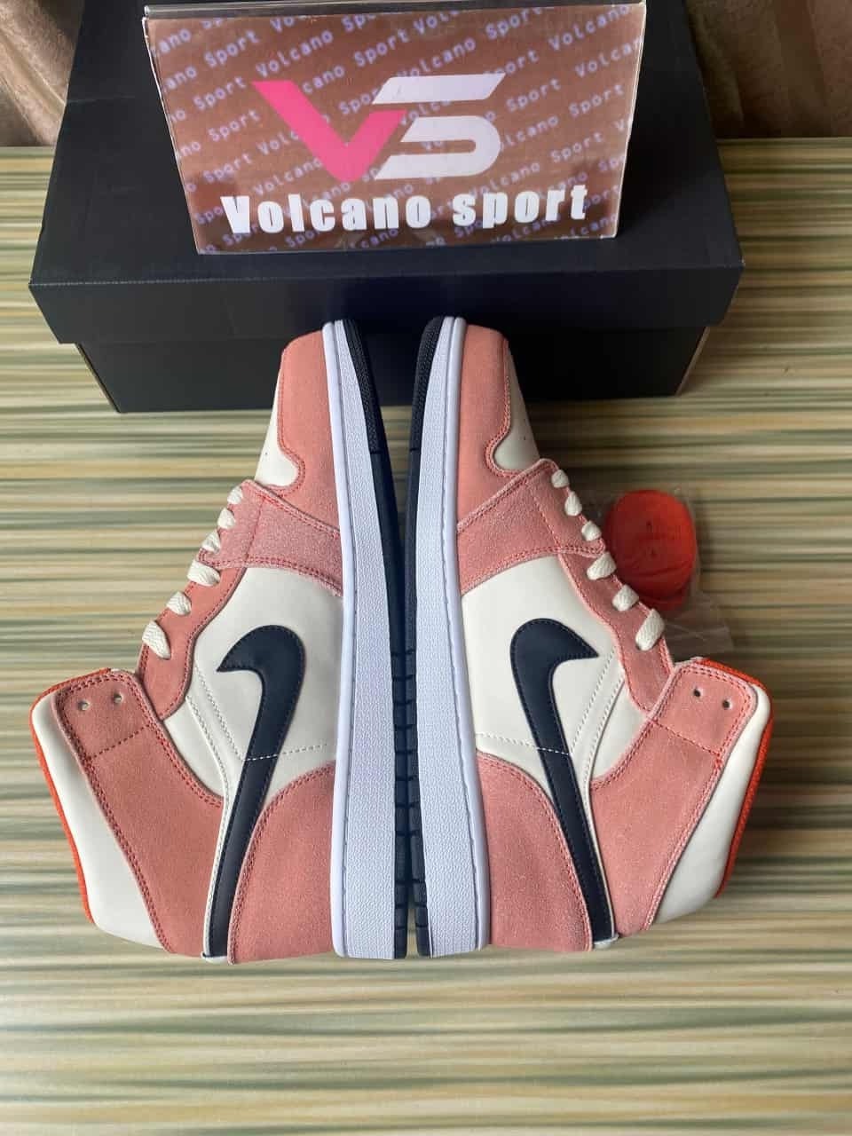 Jordan 1 Mid SE Orange Suede DV1336-800