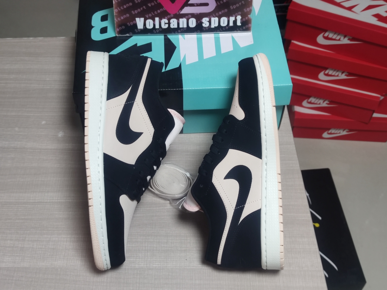 Jordan 1 Low Black Guava Ice DC0774-003