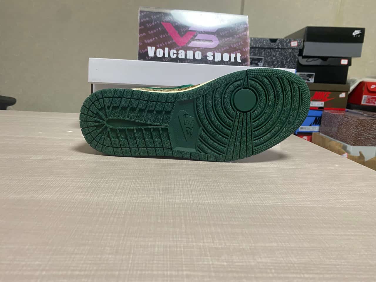 Jordan 1 Low Slip Shadow AV3918-318