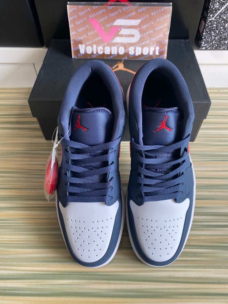 Jordan 1 Low USA CZ8454-400