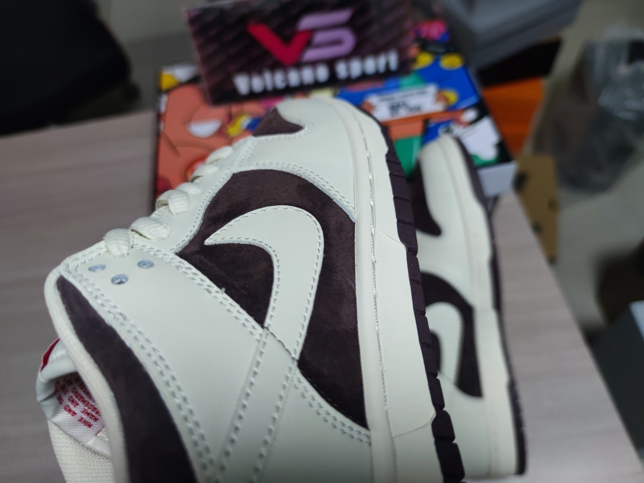 Dunk Low Beige Chocolate DN0068 226