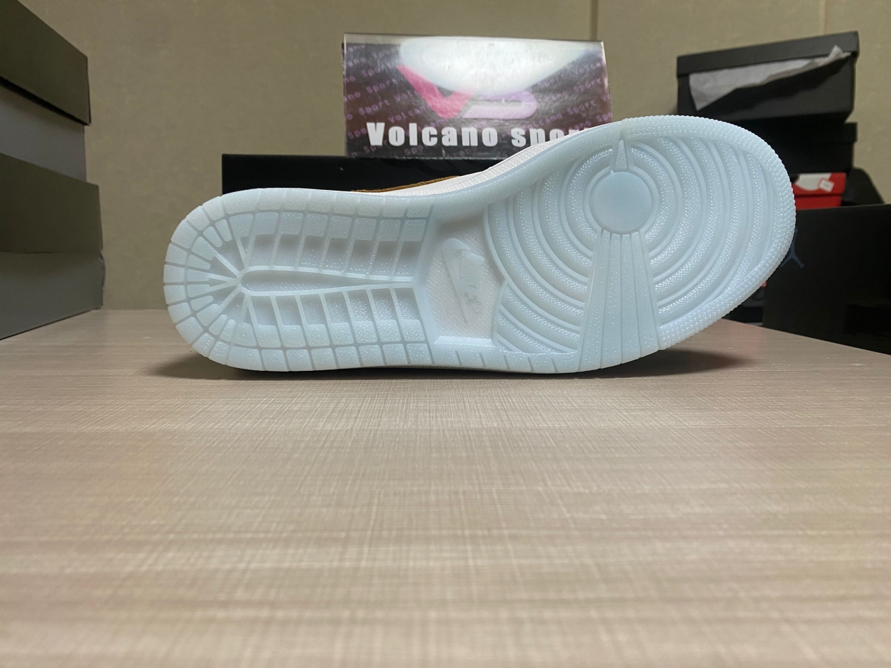 Jordan 1 Low SE Philippines FN8901-164