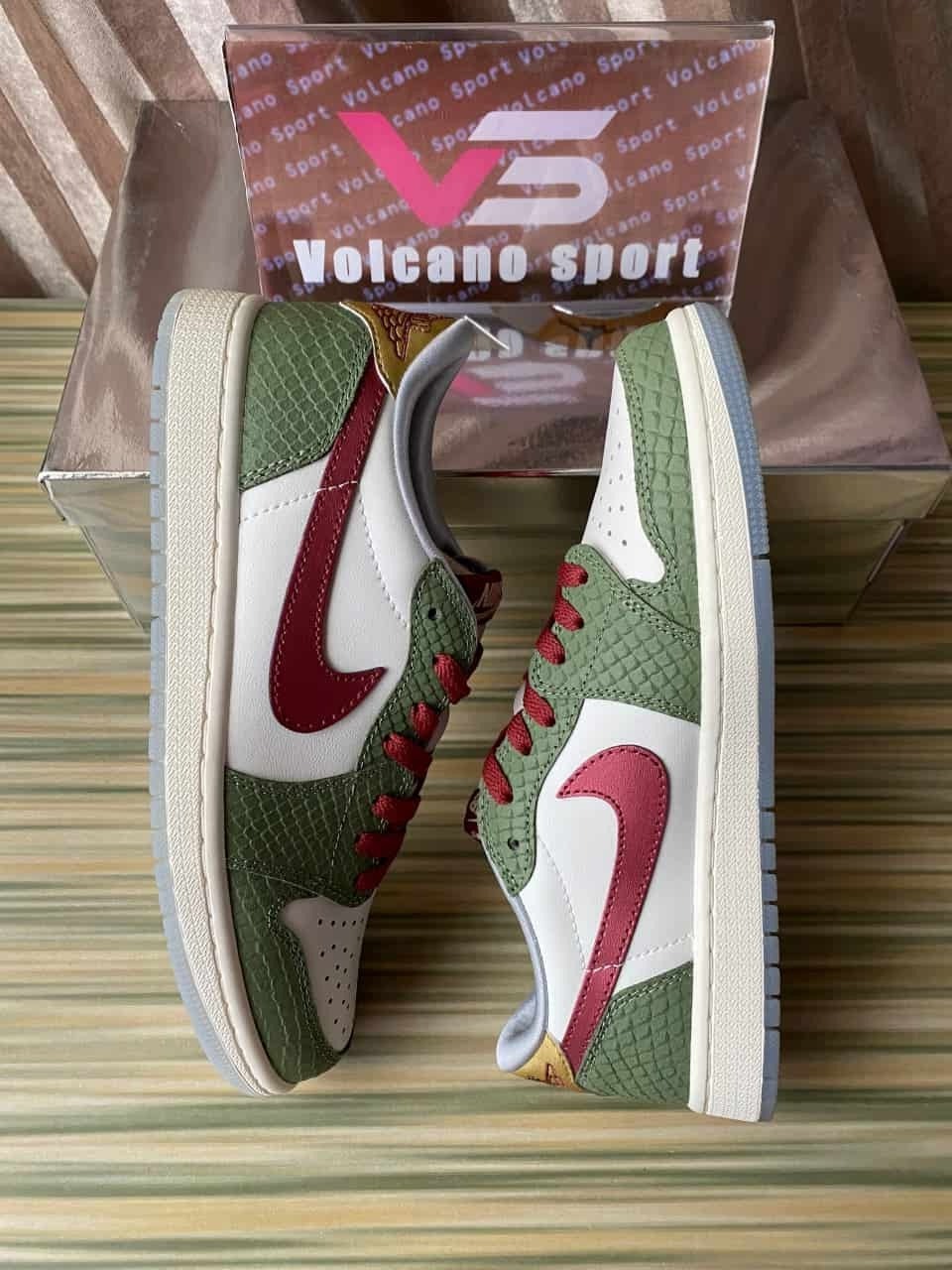 Jordan 1 Retro Low OG Year of the Dragon FN3727-100