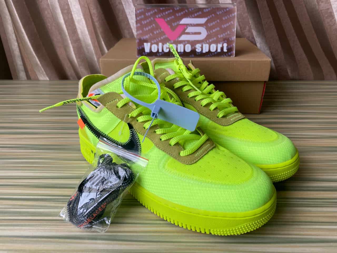 Nike Air Force 1 Low Off-White Volt AO4606-700