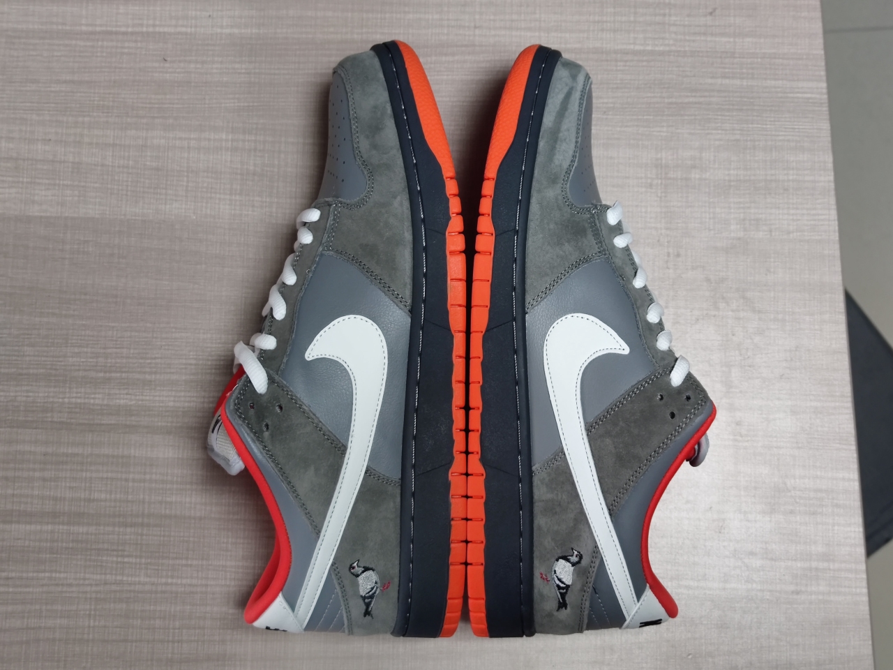 SB Dunk Low Staple NYC Pigeon 304292 011