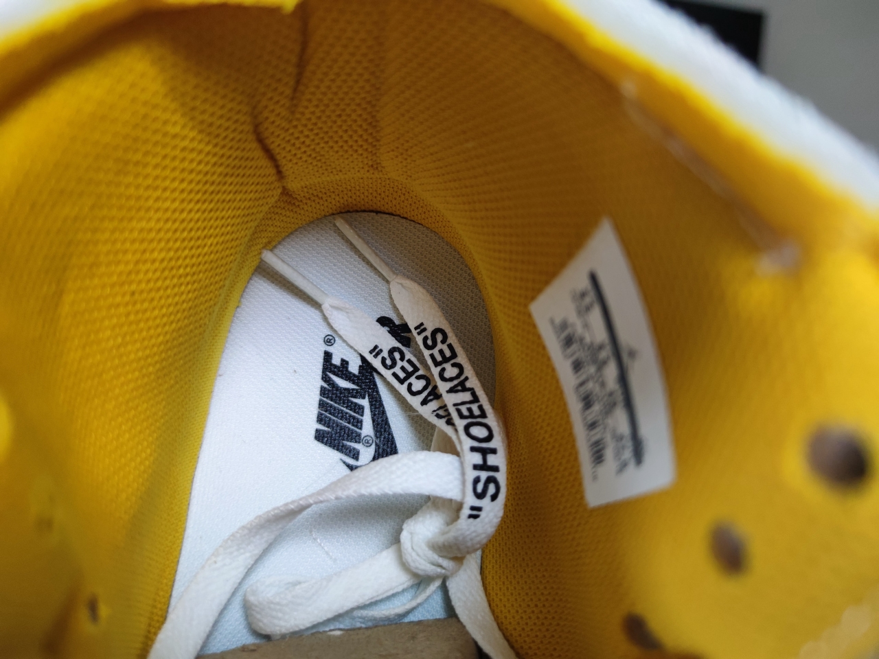 Off-White x Jordan 1 Retro High OG