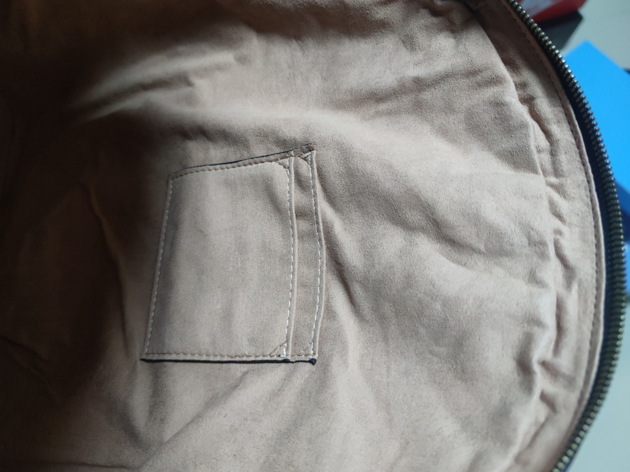 GUC*I Black Shoulder bag