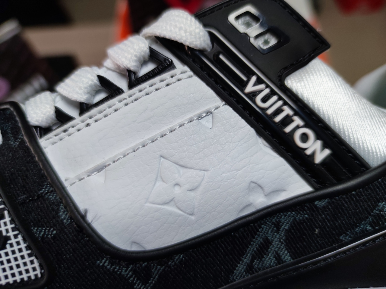 LV TRAIL SNEAKER Black White