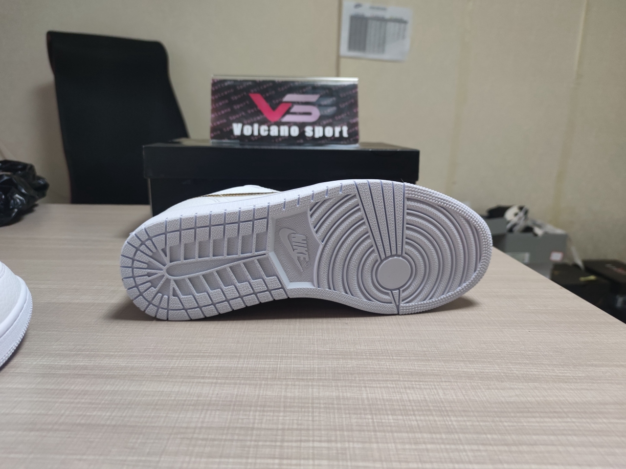 Jordan 1 Low White Metallic Gold CZ4776 100