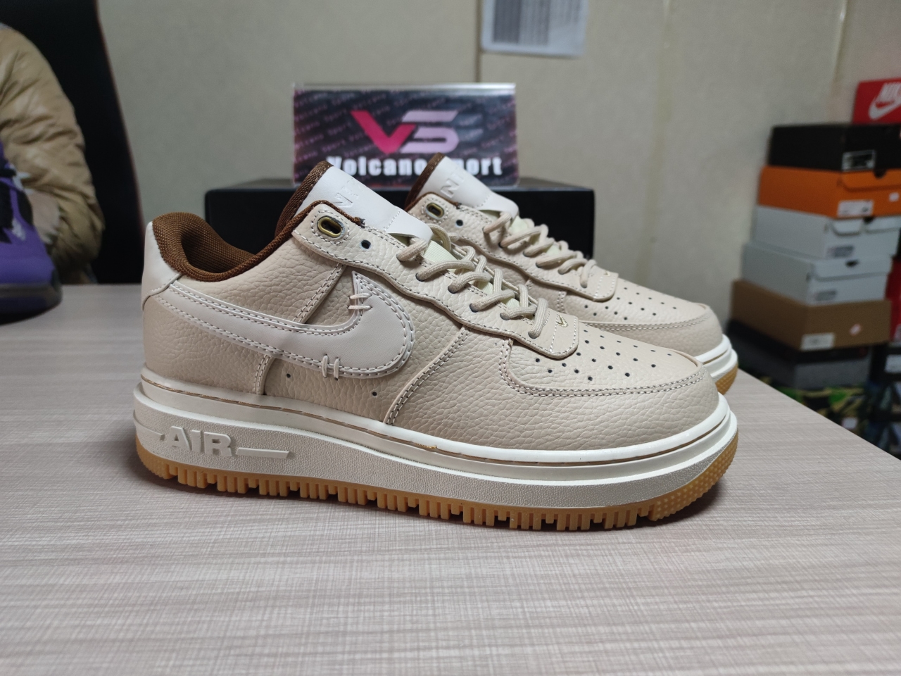 Air Force 1 '07 white/golden DD1525 100