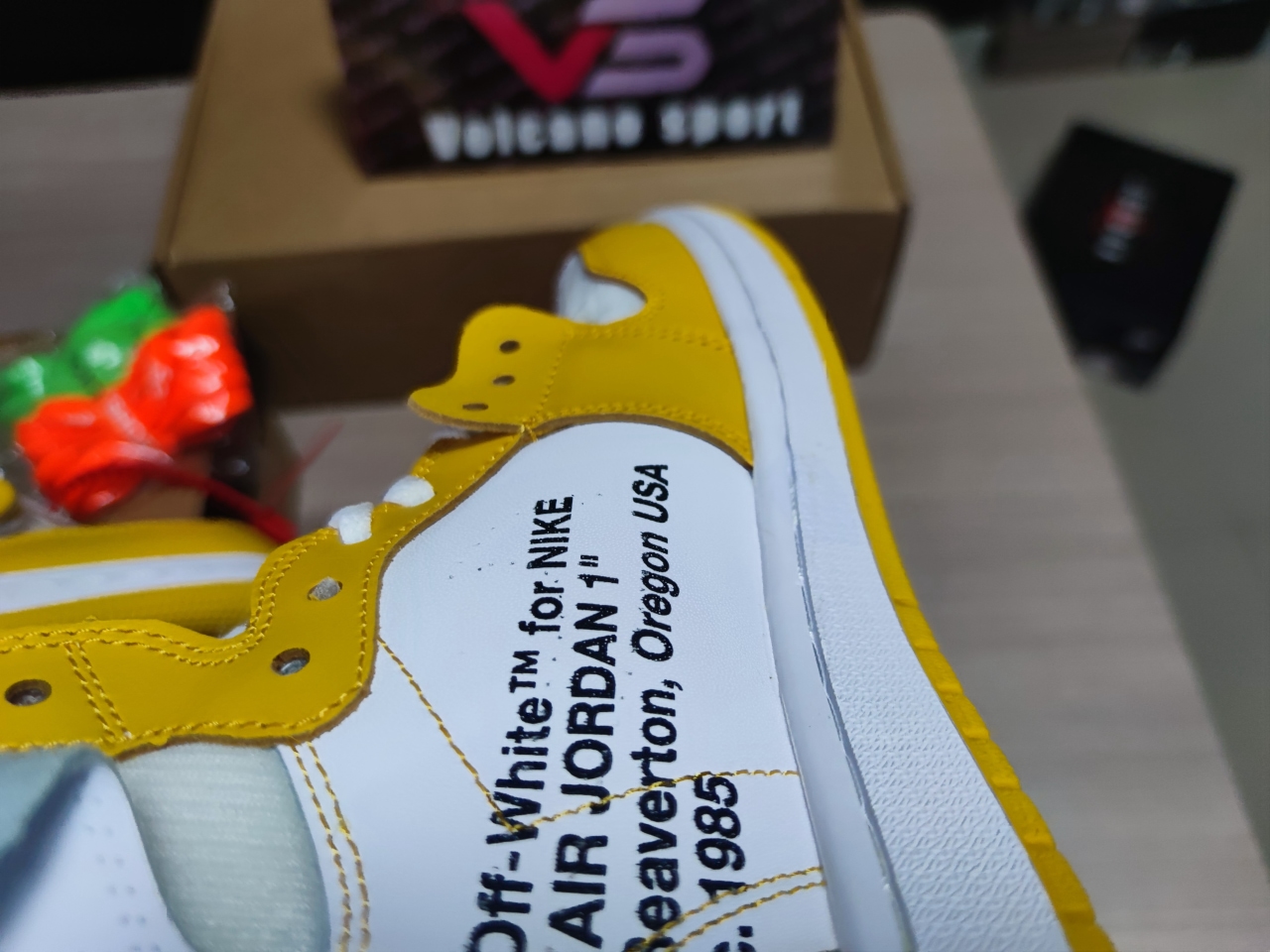 Off-White x Jordan 1 Retro High OG